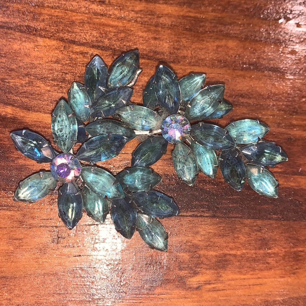 Antique Rhinestone Brooch - Picture 3 of 16